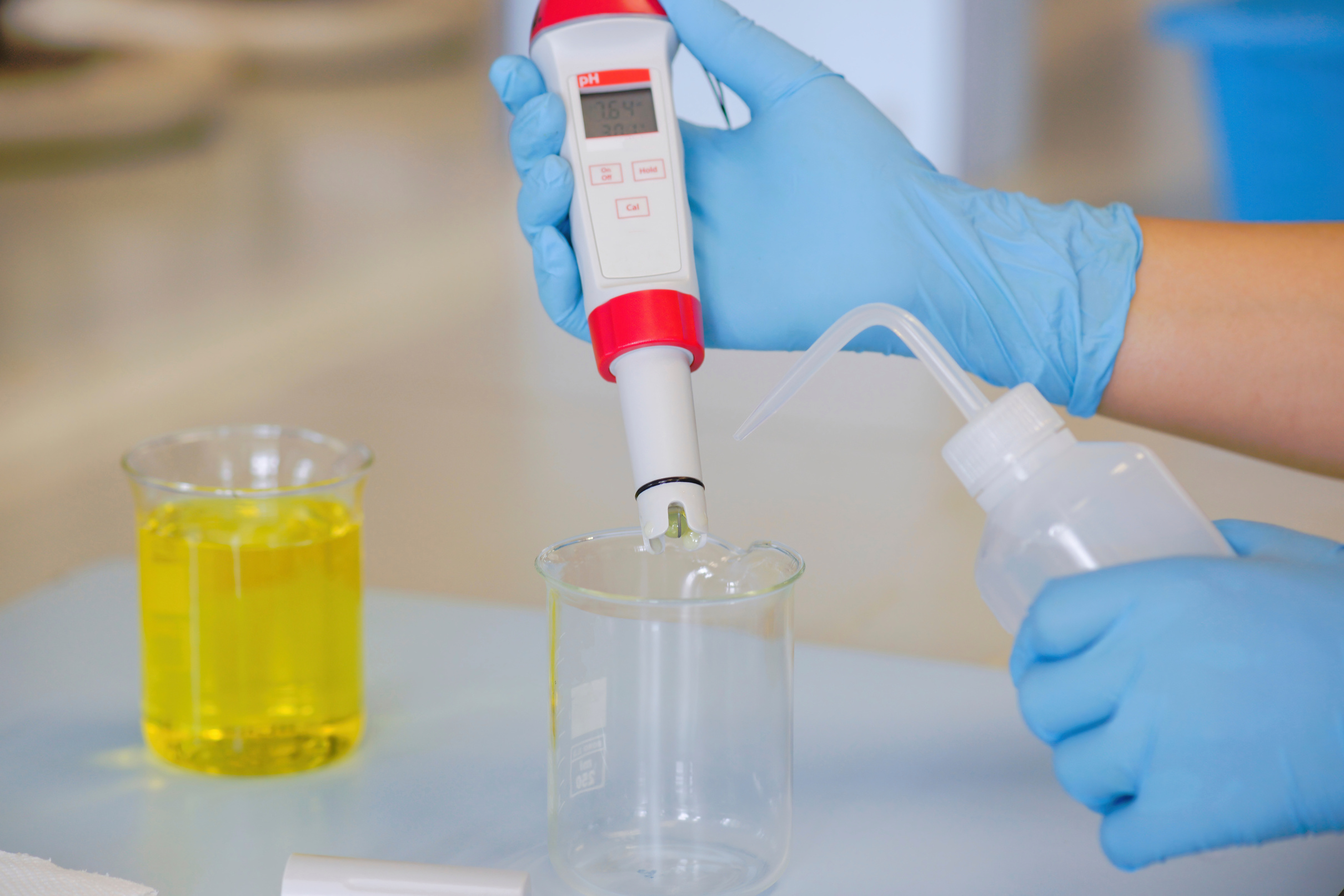 Digital pH meter